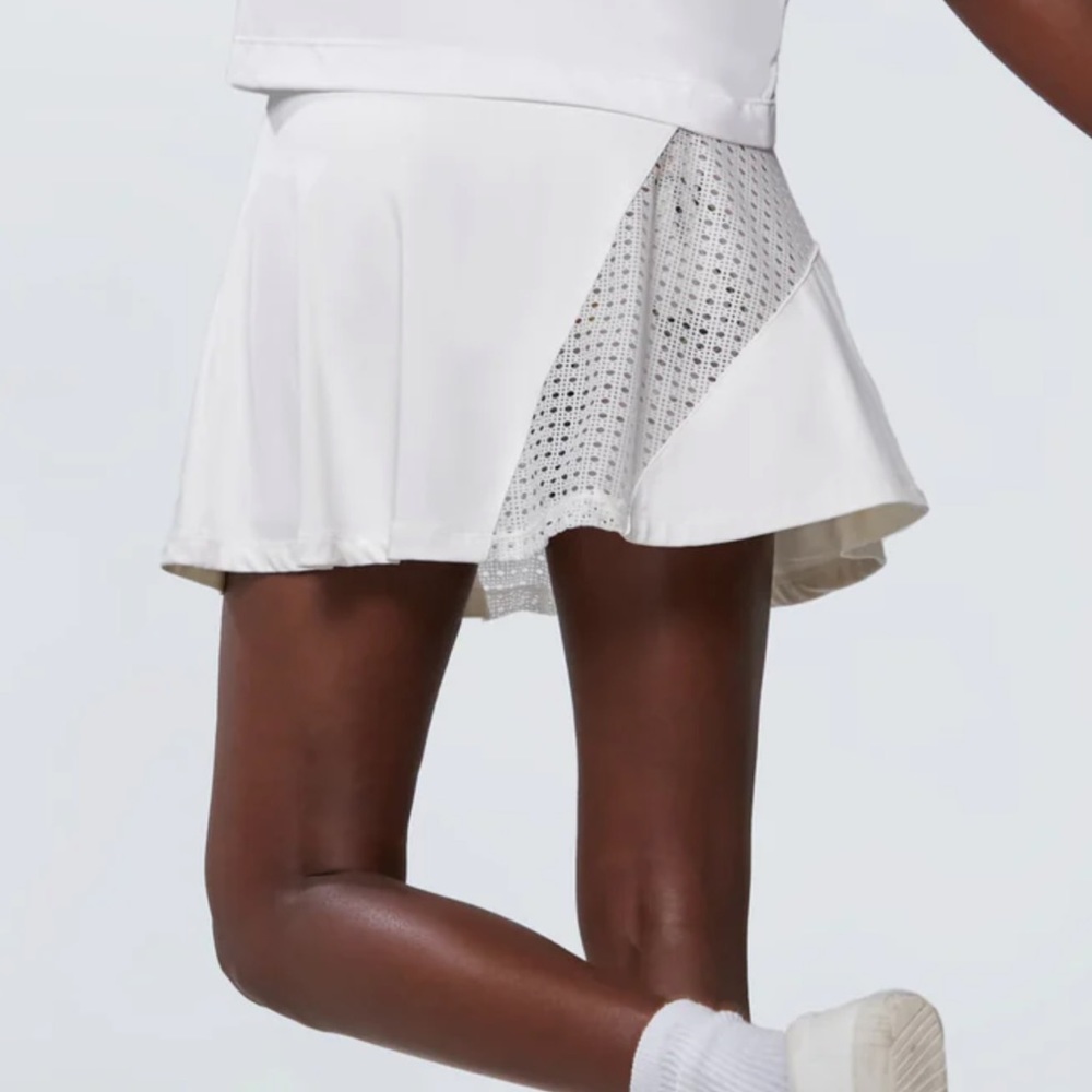 NEW Tuckernuck white & fresh bird 15” perforated sport skirt size S, M - Picture 6 of 10